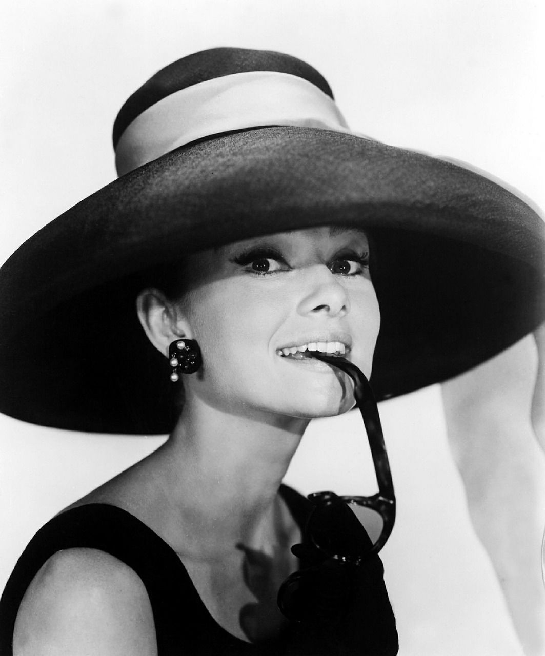 audrey hepburn chapeau