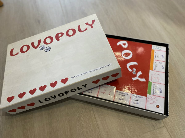 monopoly couple