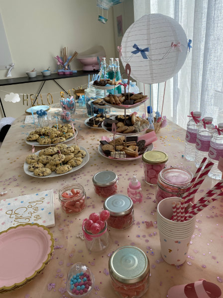 idee decoration gender reveal bleu rose