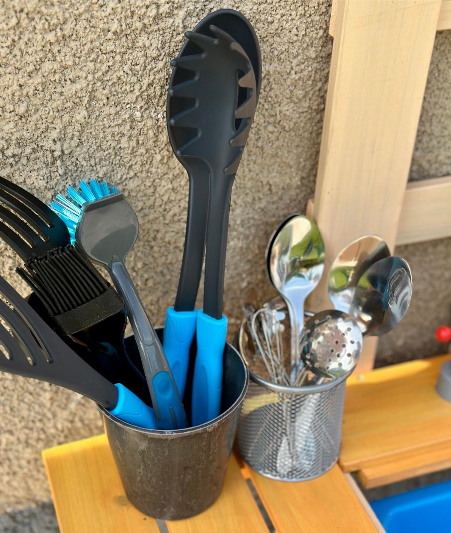 mud kitchen ustensile